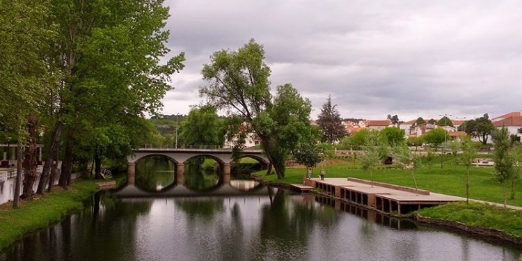 Serta Ribeira Junto a Vila