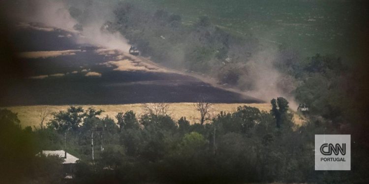 A colheita de cereais na Ucrânia tornou-se o novo campo de batalha com o fogo a escurecer as regiões cultiváveis