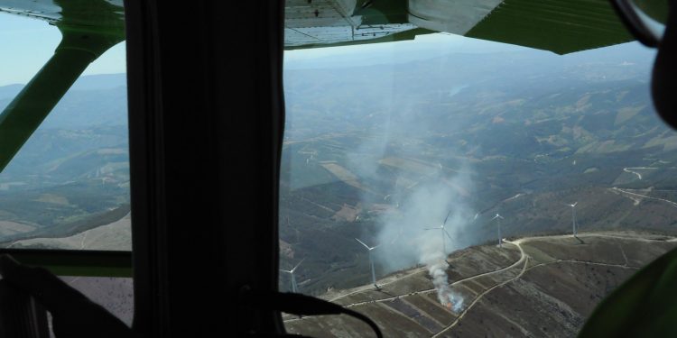 avião incêndios