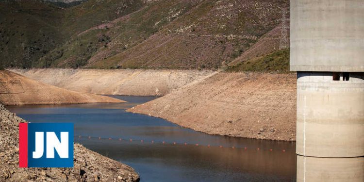Mais de 77% do território continuam em seca severa e extrema